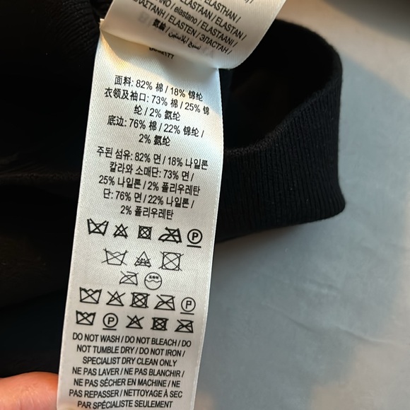 New authentic Burberry high neck knit sweater - Picture 7 of 9